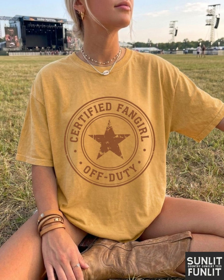 Certified Fangirl - Off Duty Tee