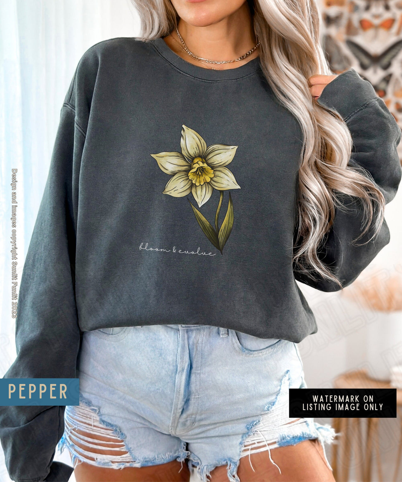 December Birth Flower Sweater, Comfort Colors Floral Sweatshirt, Minimalist Vintage Narcissus Shirt, Birth Month Flower Dec Birthday Gift - SunlitFunlit