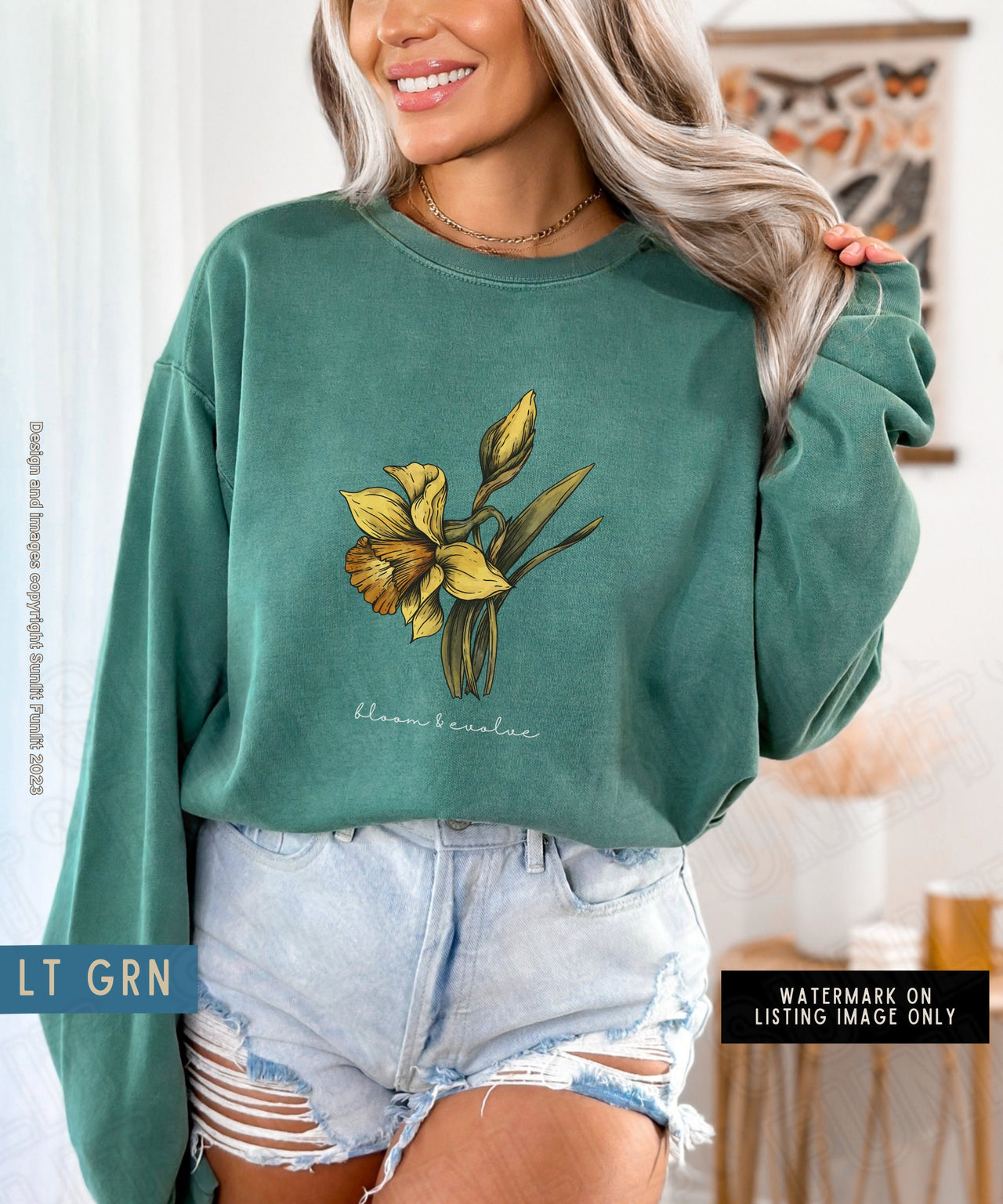 March Birth Flower Sweater, Comfort Colors Floral Sweatshirt, Minimalist Vintage Daffodil Shirt, Birth Month Flower Birthday Gift, Bloom Tee - SunlitFunlit