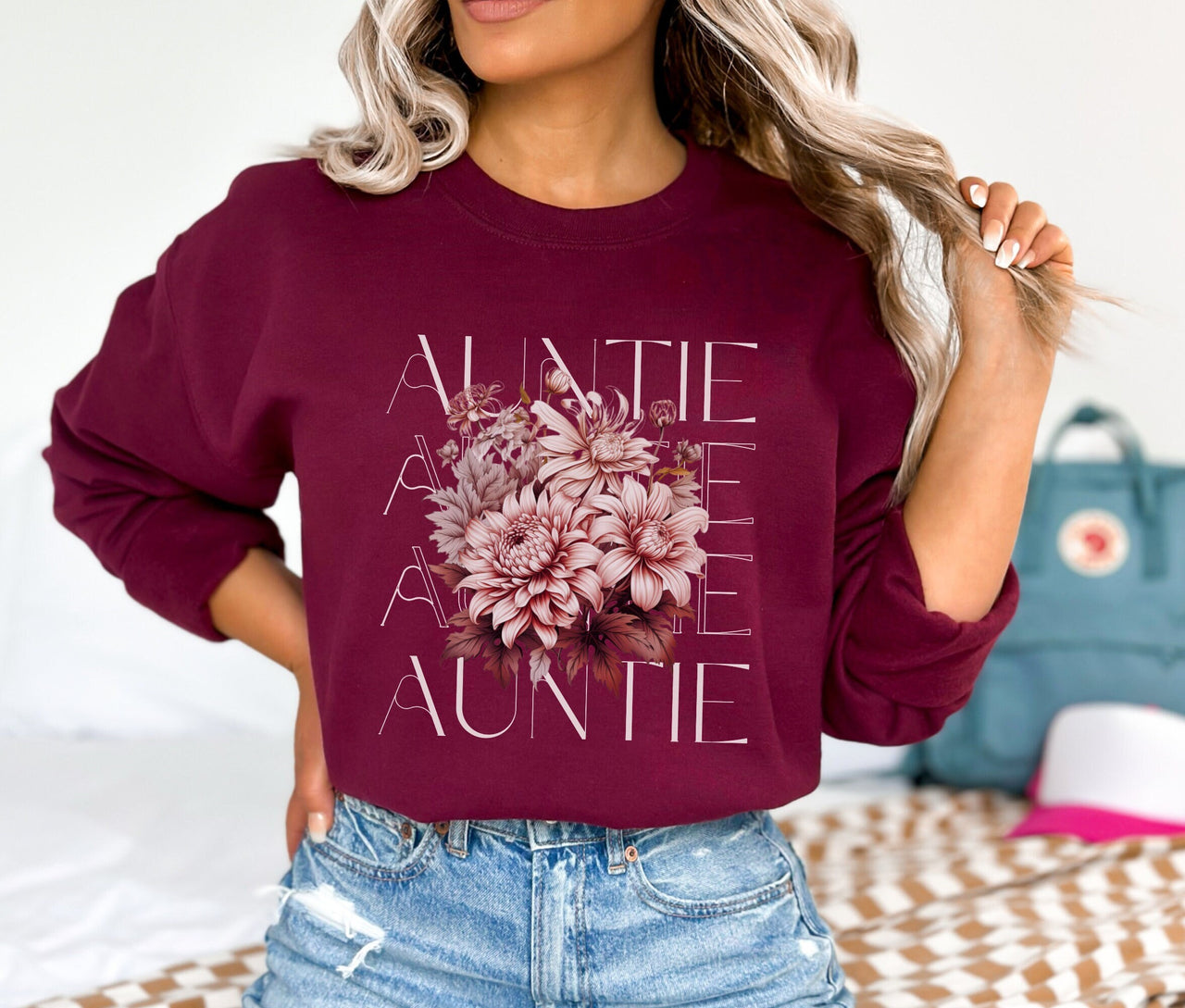 Auntie Wildflower Sweatshirt, Aunt Crewneck Flowers Shirt, Cute Floral Auntie Sweater Plus Size, Pregnancy Reveal, Trendy Auntie Gifts - SunlitFunlit